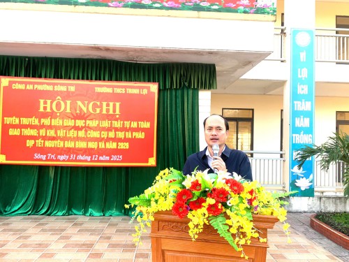 TRƯỜNG THCS TRỊNH LỢI TỔ CHỨC TUYÊN TRUYỀN, PHỔ BIẾN GIÁO DỤC PHÁP LUẬT DỊP TẾT NGUYÊN ĐÁN 2025