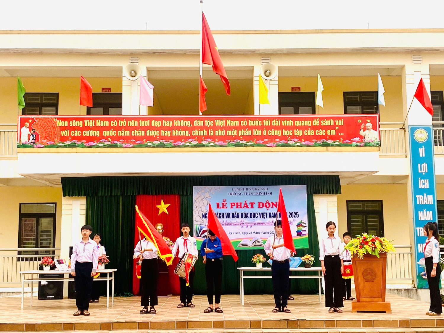 TRƯỜNG THCS TRINH LỢI TỔ CHỨC LỄ PHÁT ĐỘNG “NGÀY SÁCH VÀ VĂN HÓA ĐỌC VIỆT NAM NĂM 2025”