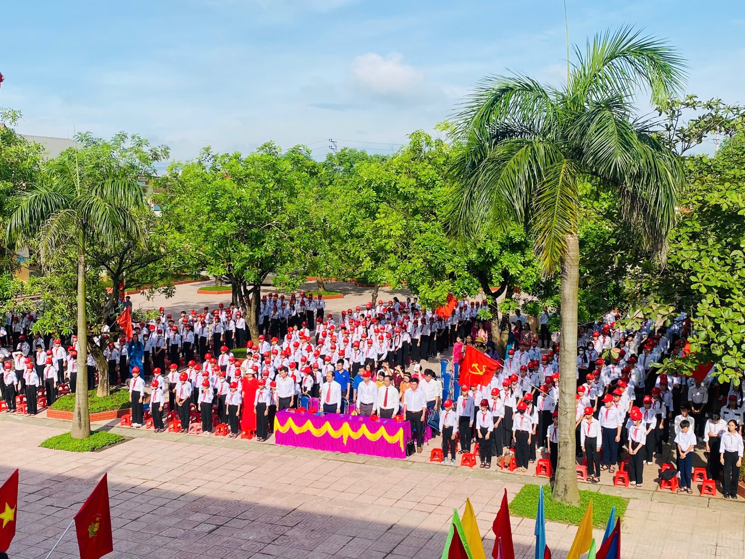 TRƯỜNG THCS TRINH LỢI TỔ CHỨC LỄ TỔNG KẾT NĂM HỌC 2024-2025